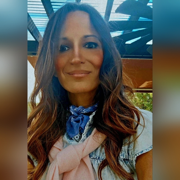 Meet your Posher, Maggie - Picture 2 of 2